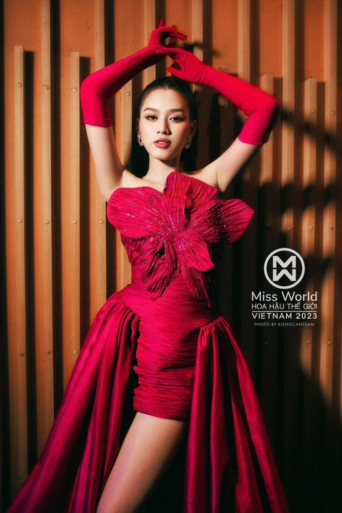 Hoa hậu Đỗ Thị Hà tỏa sáng, lộng lẫy khi xuất hiện tại đêm chung khảo Miss World 2023 ngày 12.6.