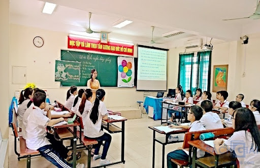 Một số kinh nghiệm tổ chức hoạt động học trên lớp trong dạy học cấp trung học